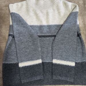 Universal Thread Cream Sweater